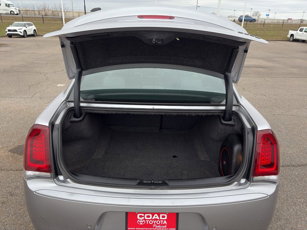 Used 2018 Chrysler 300 S w/ 300S Premium Group image 5