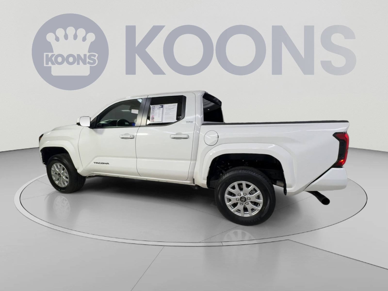 Used 2026 Toyota Tacoma SR5 AWD/4WD image 8