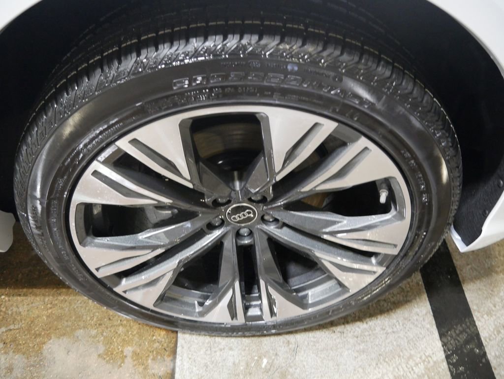 New 2026 Audi Q8 Premium Plus image 13