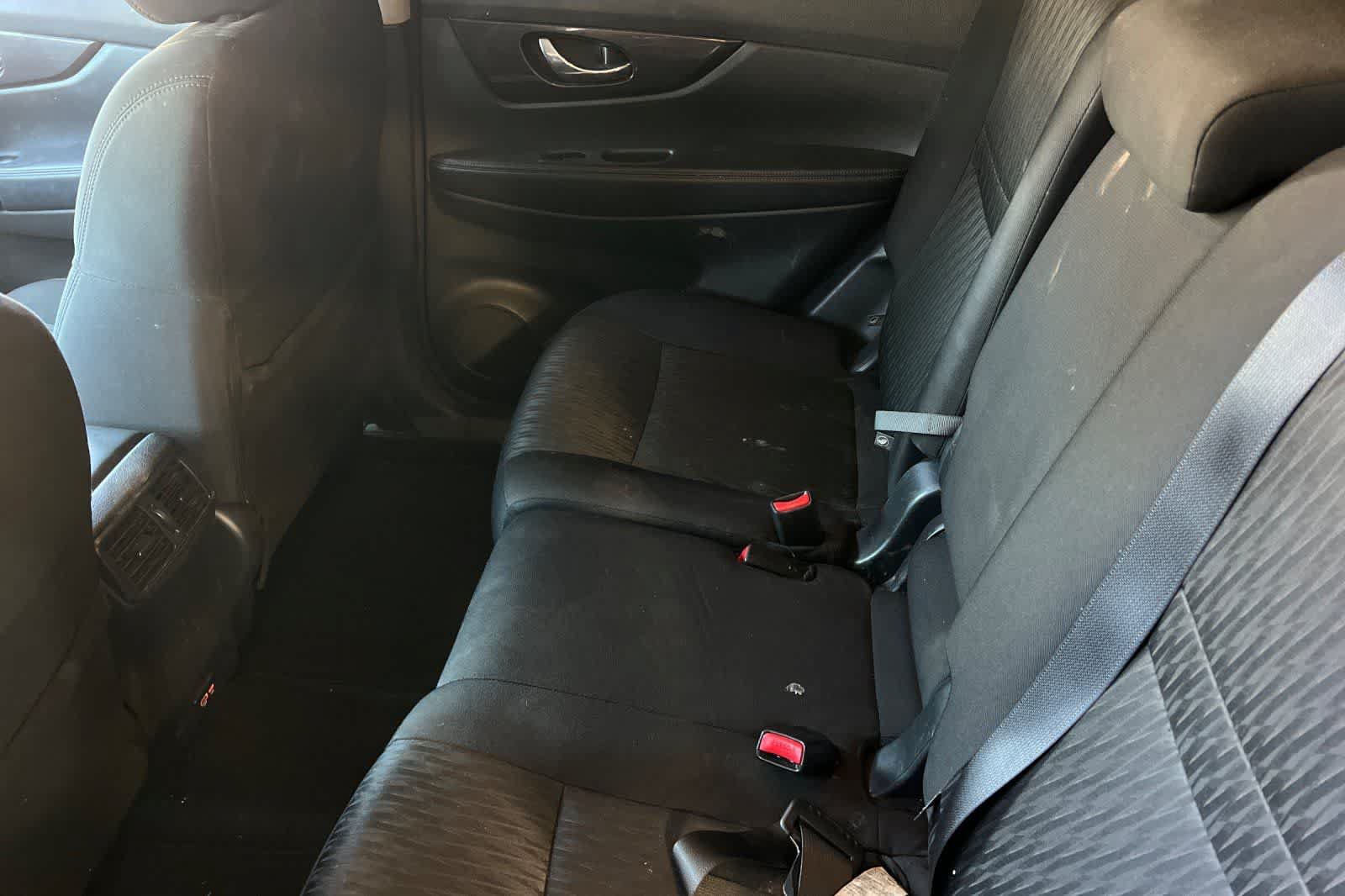 Used 2019 Nissan Rogue SV FWD image 5
