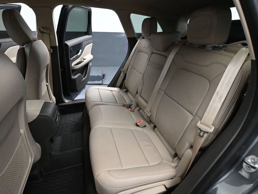 Used 2024 Lincoln Corsair Reserve w/ Towing Package image 39