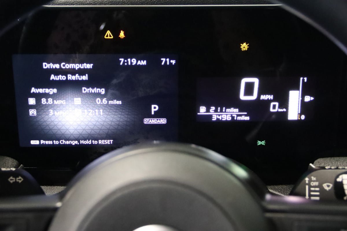 Used 2025 Nissan Kicks SV AWD/4WD image 32