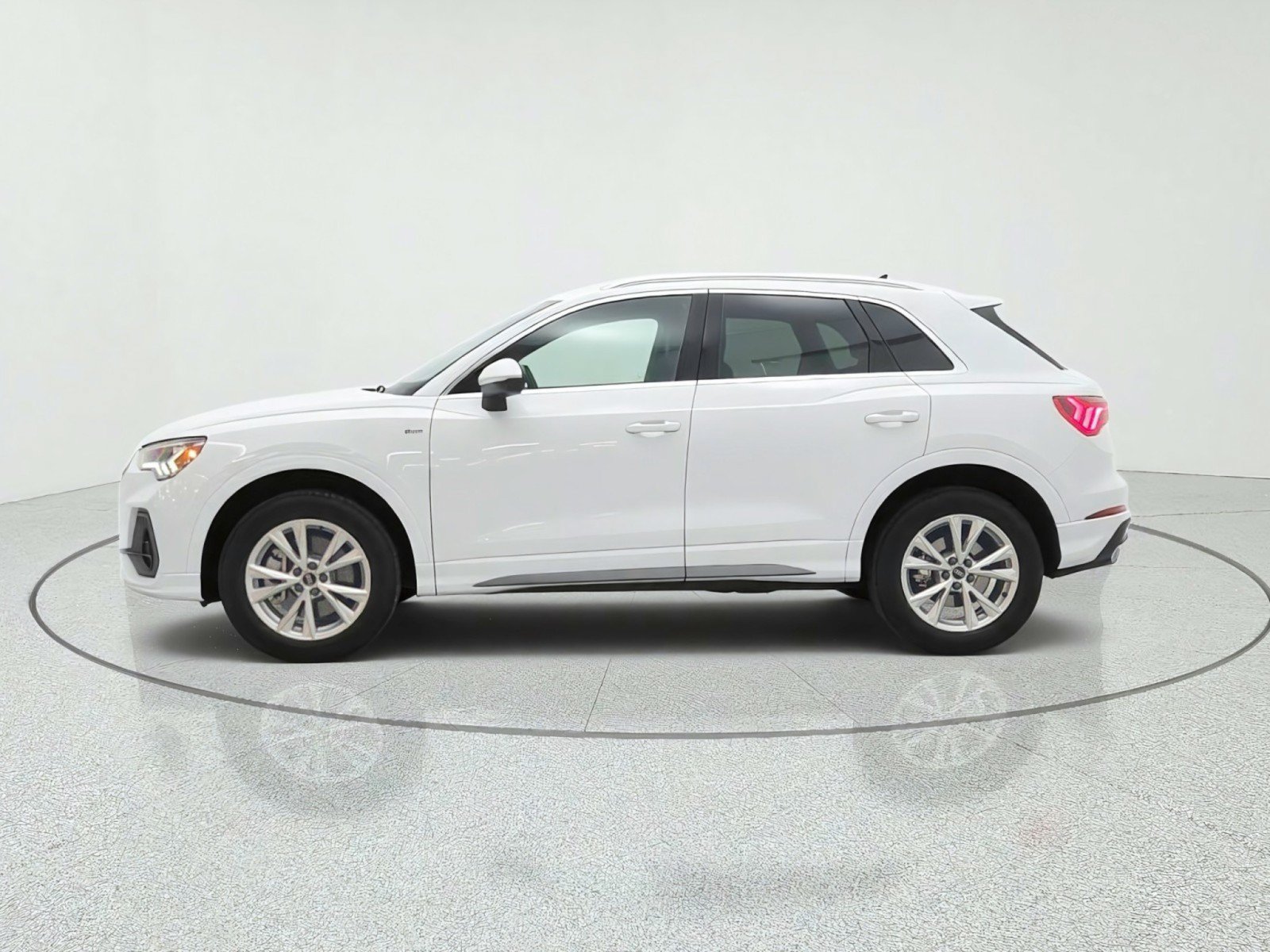 Used 2024 Audi Q3 2.0T Premium AWD/4WD image 8