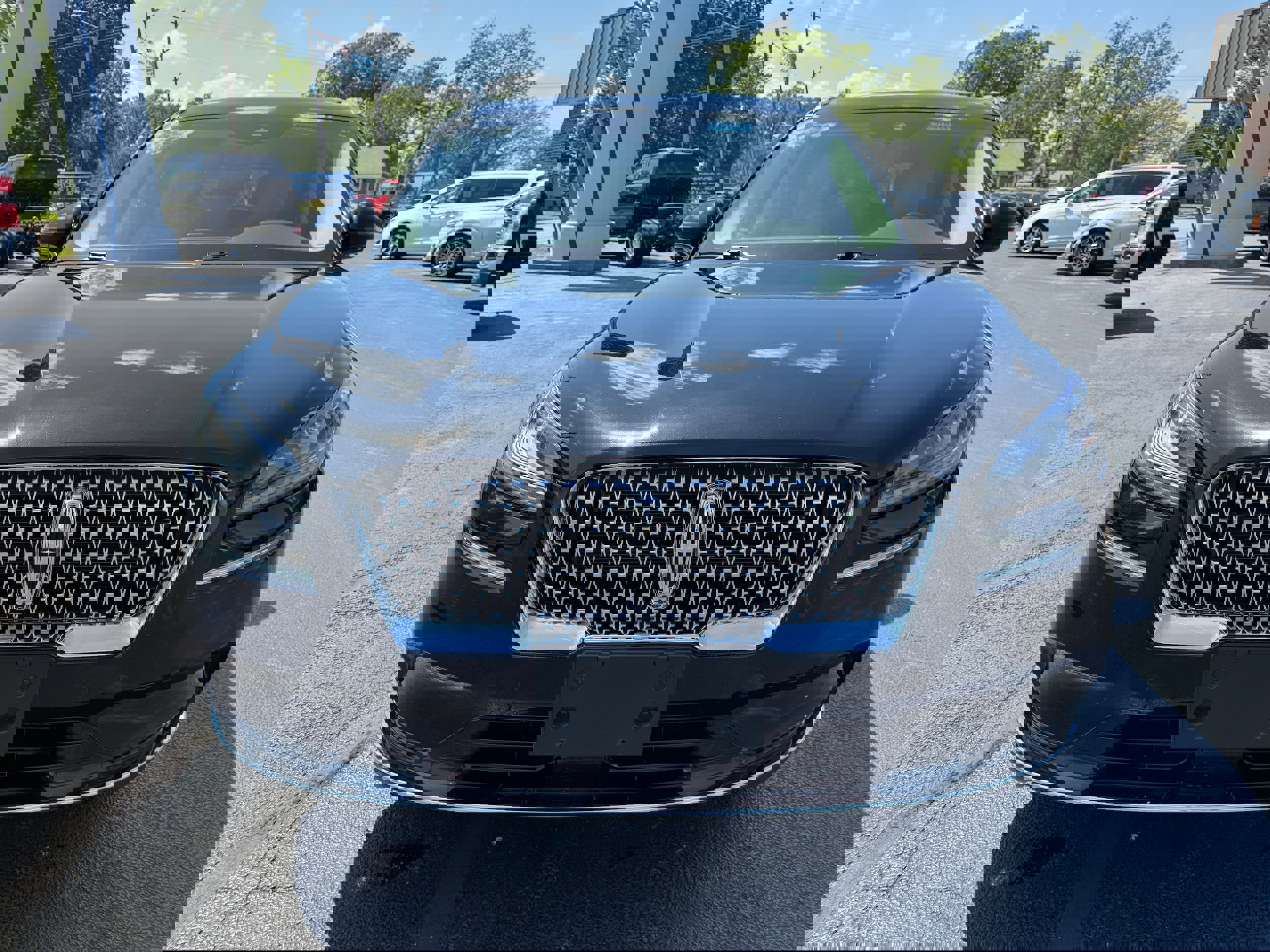 Used 2022 Lincoln Corsair Reserve AWD/4WD image 2