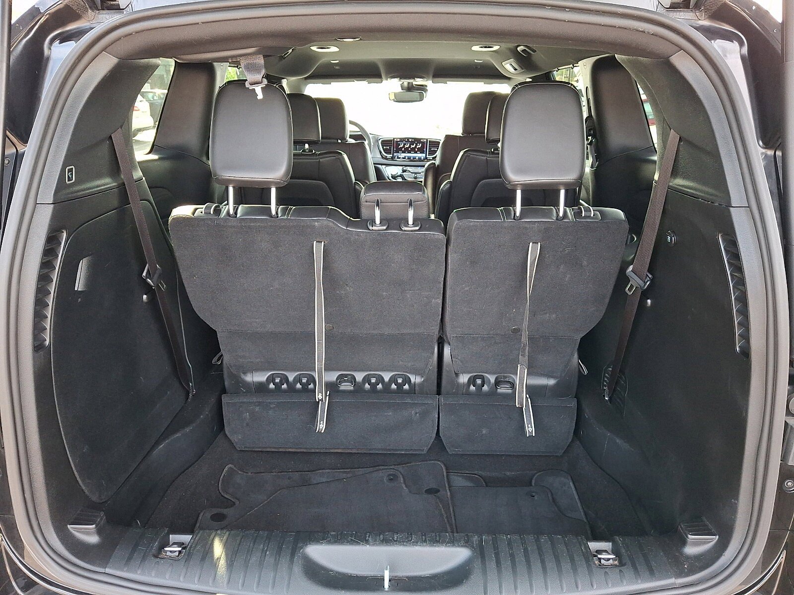 Used 2025 Chrysler Pacifica Select FWD image 28