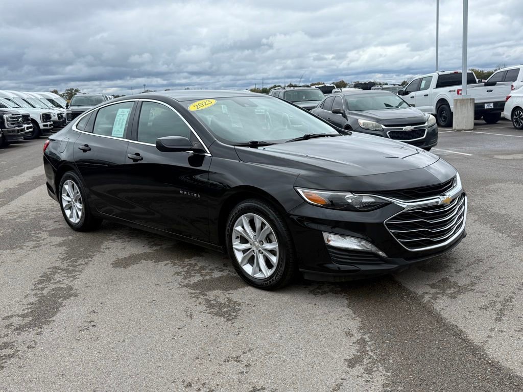Used 2023 Chevrolet Malibu LT image 2