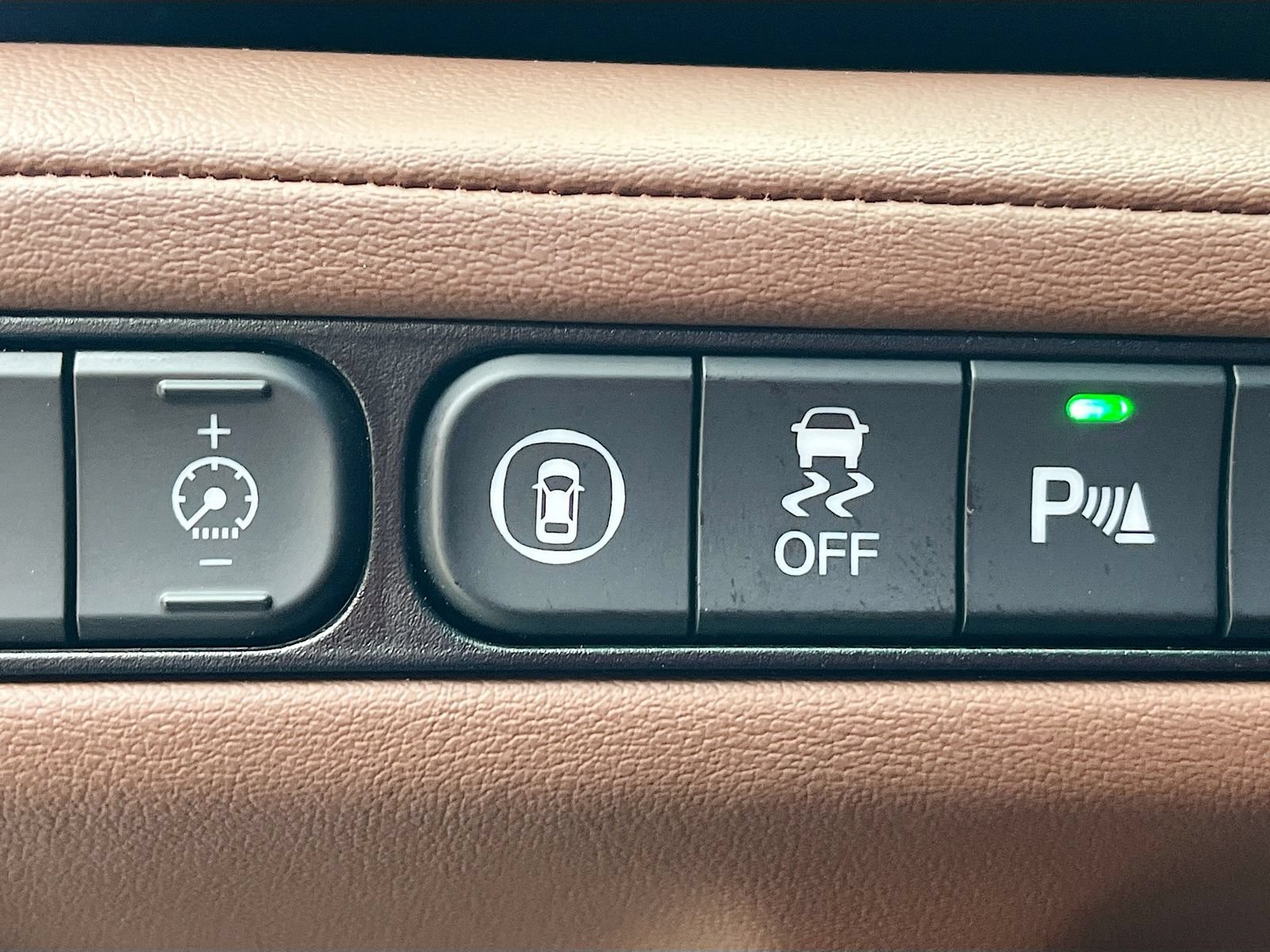 Used 2024 Acura MDX w/ Technology Package FWD image 10
