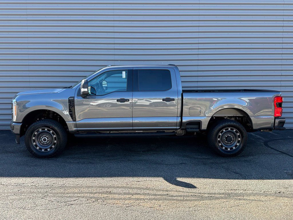 New 2027 Ford F250 XLT w/ Super Duty Carhartt Package AWD/4WD image 2