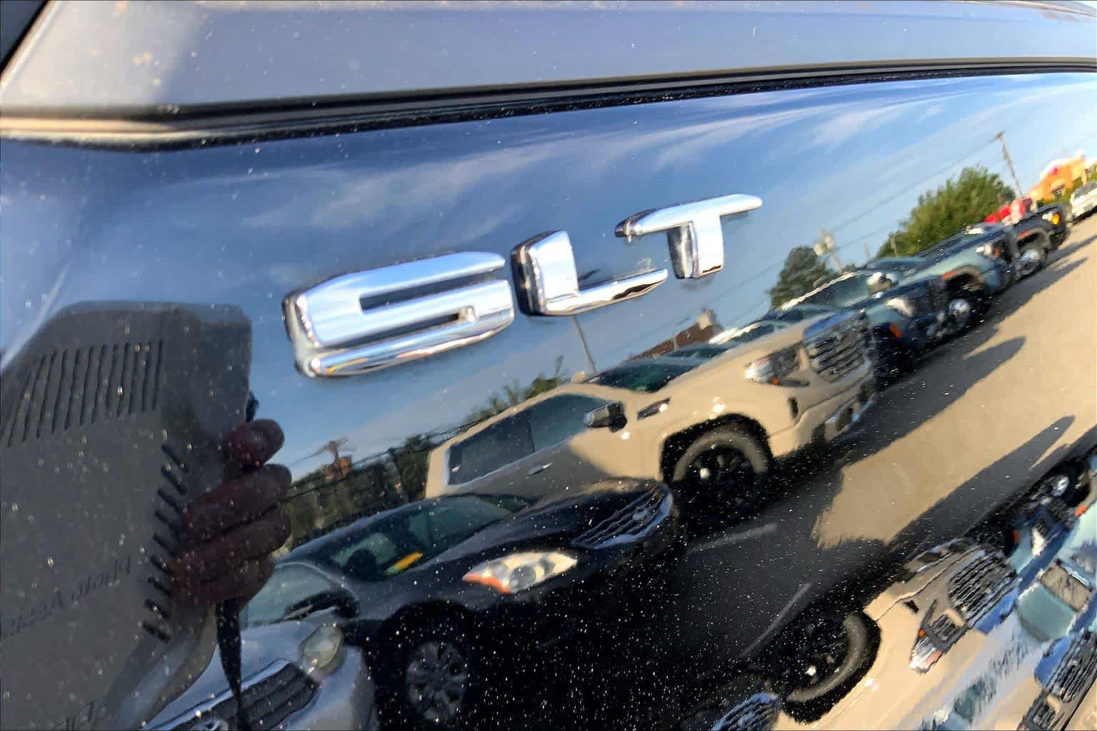 Certified 2022 GMC Terrain SLT AWD/4WD image 10
