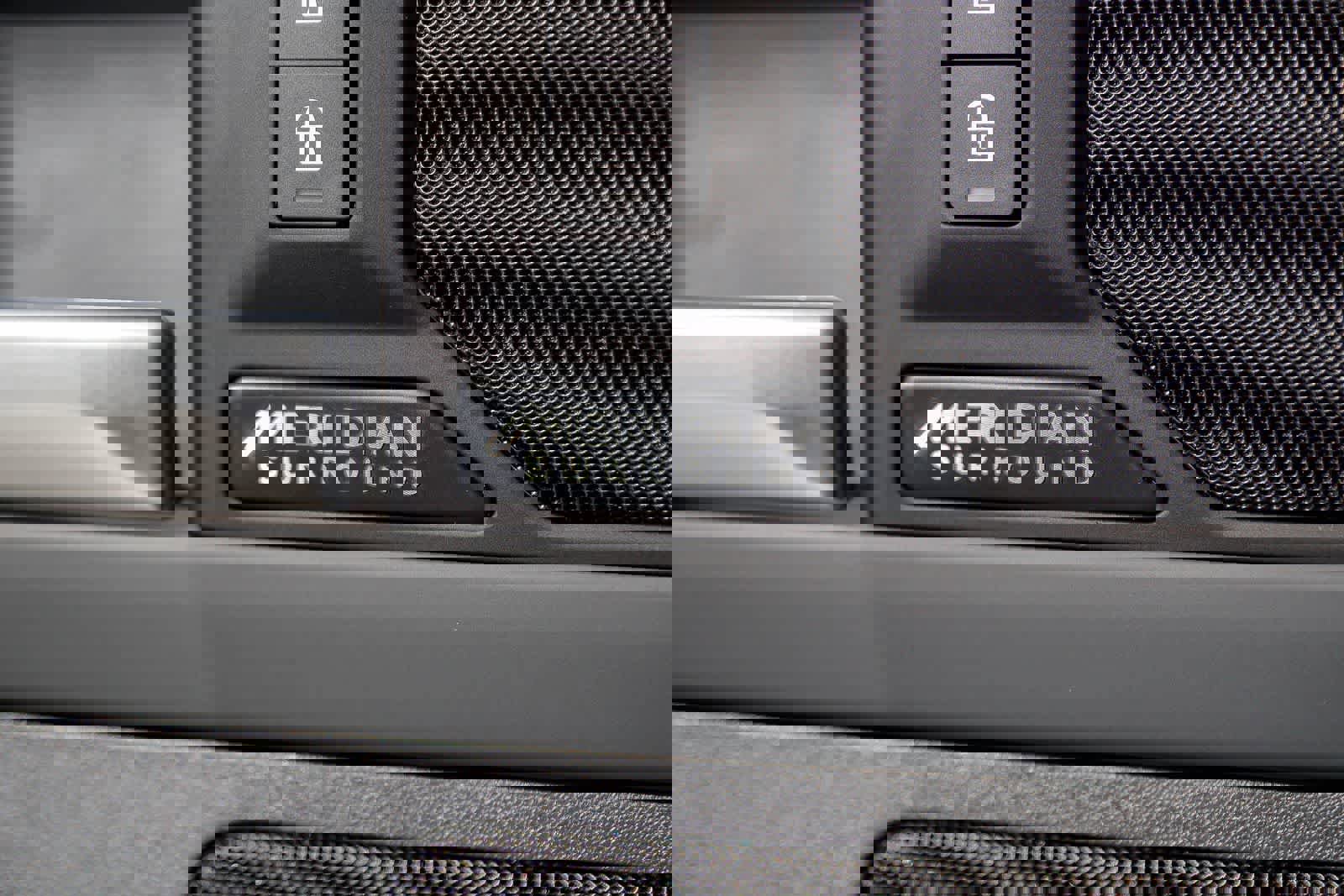 New 2026 Land Rover Defender 110 X-Dynamic SE AWD/4WD image 23