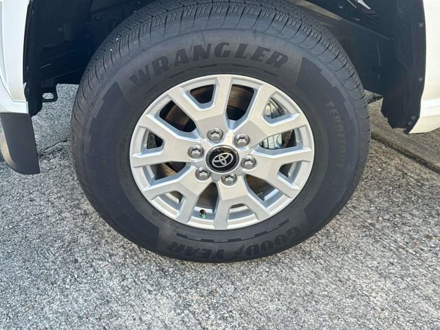 New 2025 Toyota Tacoma SR5 image 4