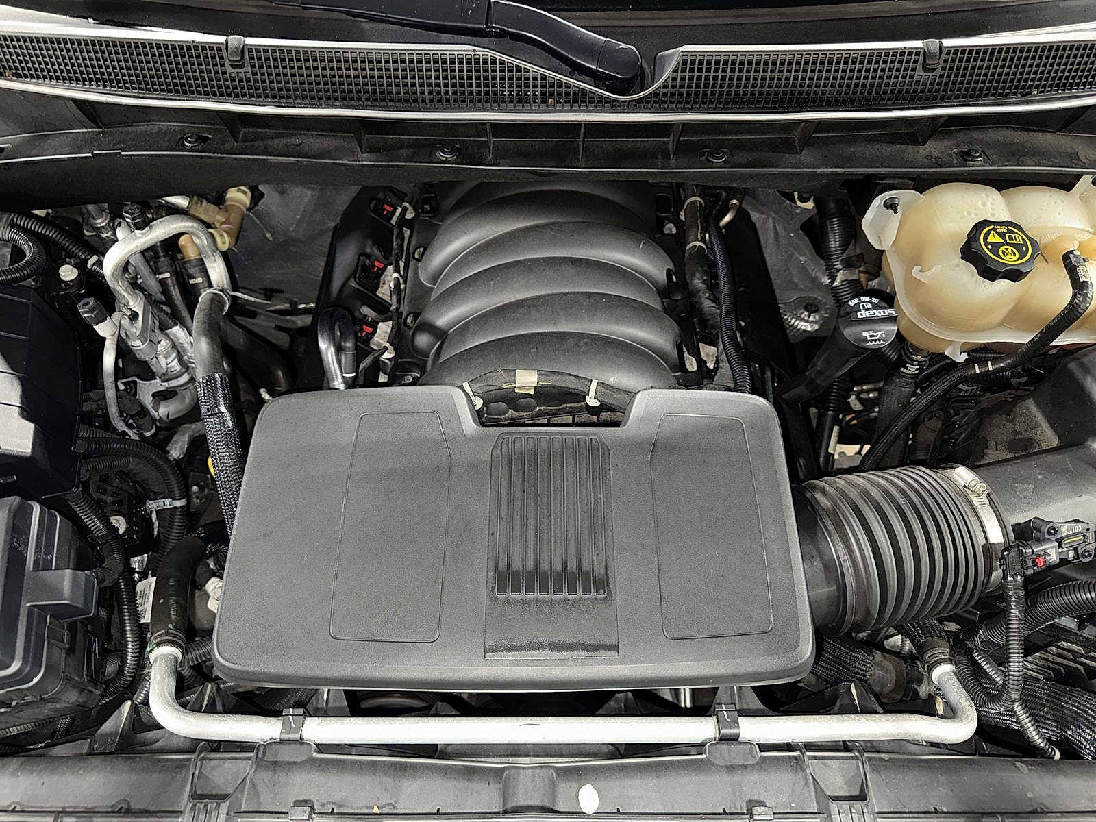 Used 2023 Chevrolet Suburban LT w/ Luxury Package AWD/4WD image 12