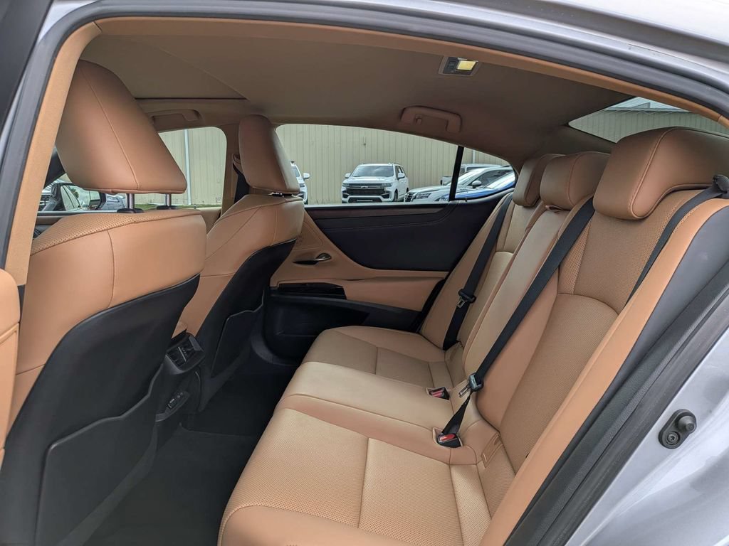 Used 2022 Lexus ES 350 w/ Premium Package FWD image 13