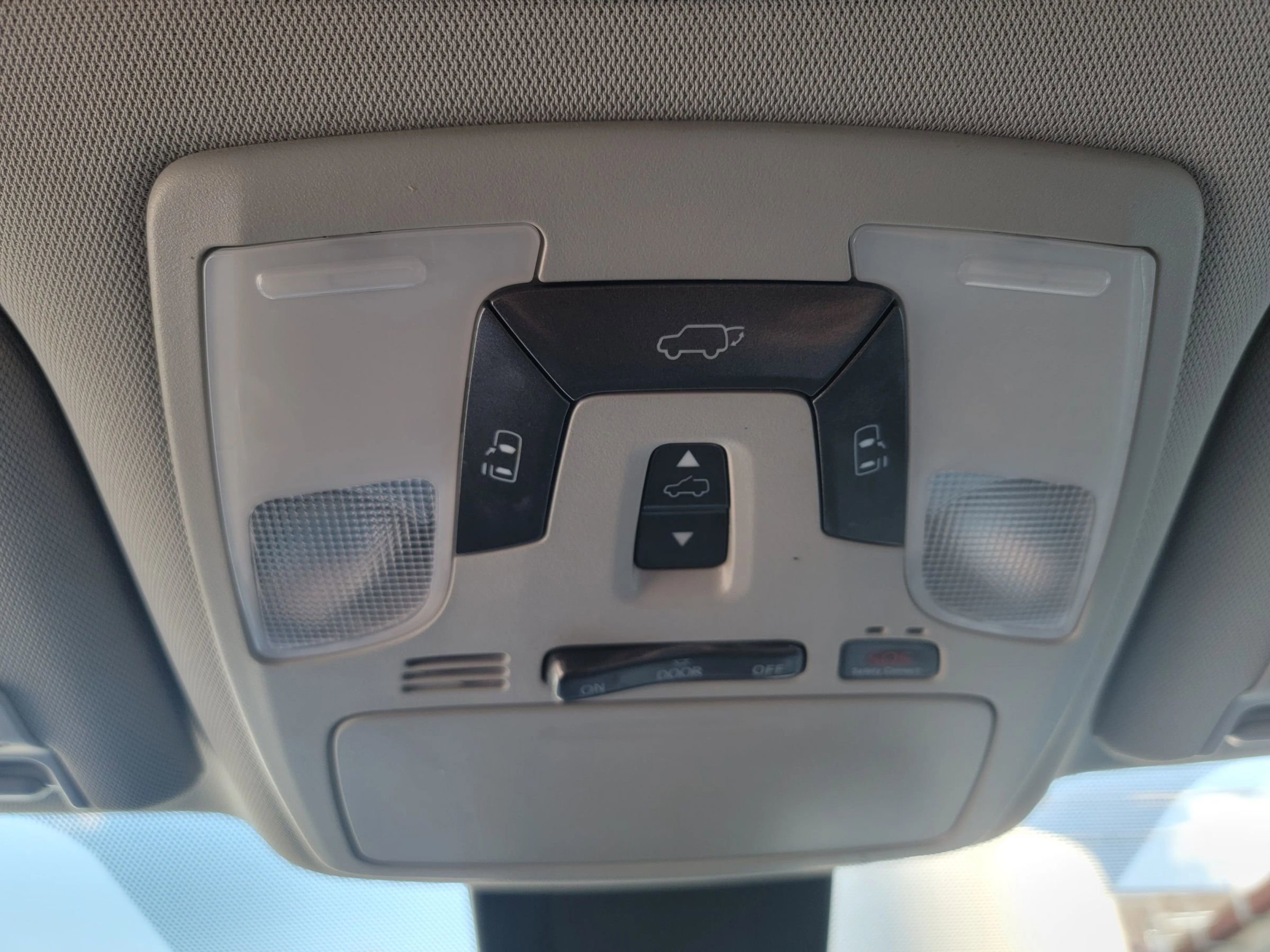 Used 2020 Toyota Sienna XLE w/ XLE Navigation Package AWD/4WD image 19