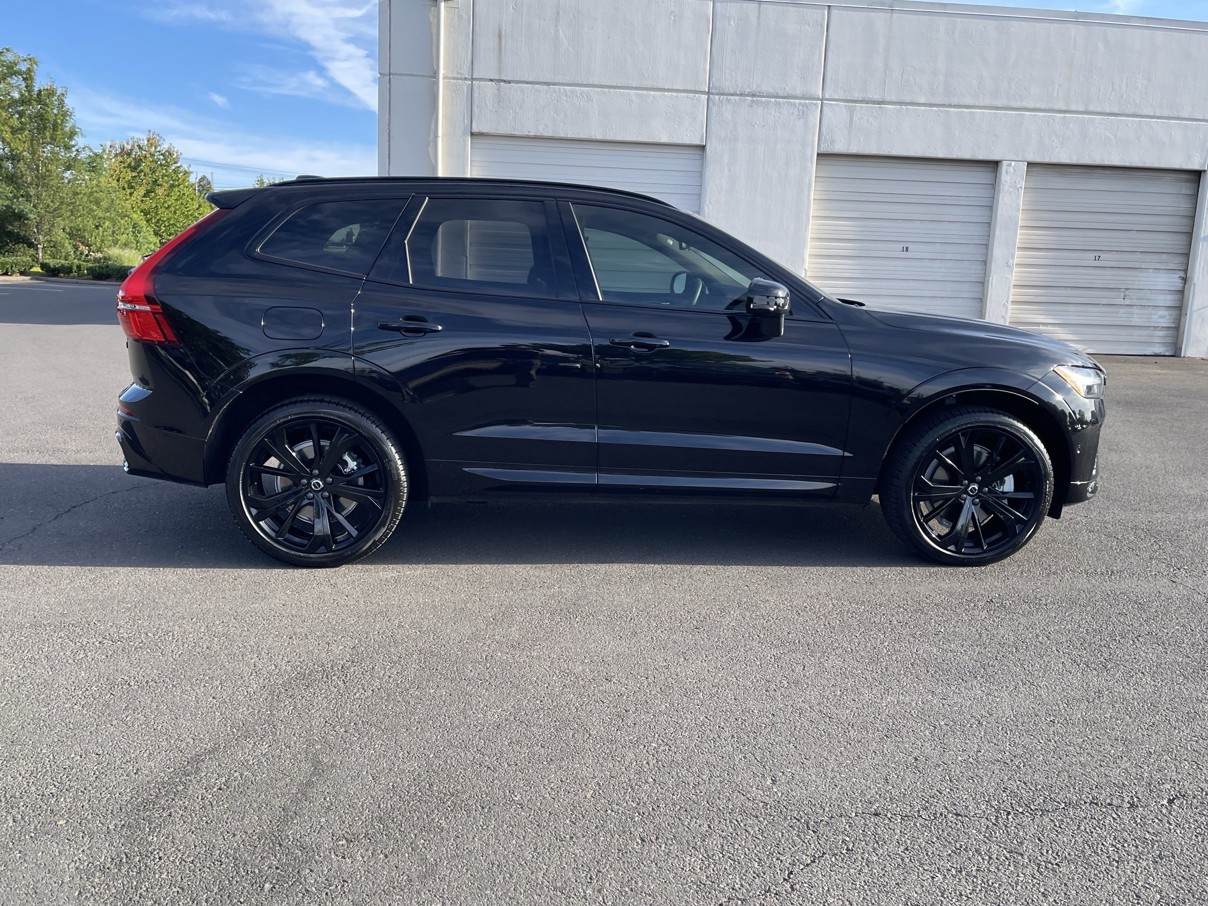 Used 2025 Volvo XC60 T8 Ultra w/ Climate Package AWD/4WD image 5