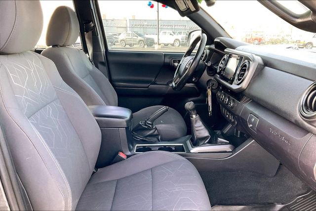 Used 2018 Toyota Tacoma TRD Sport image 7