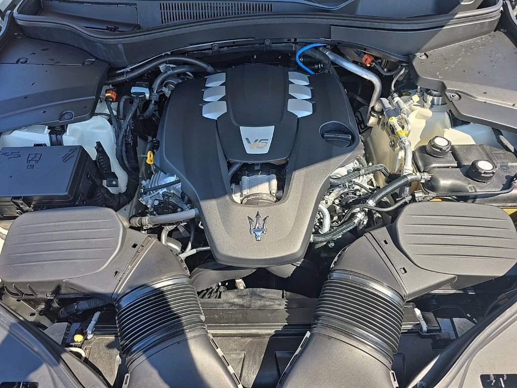 Used 2022 Maserati Levante GT image 10