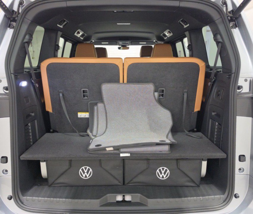 Used 2025 Volkswagen ID. Buzz Pro S Plus AWD/4WD image 15