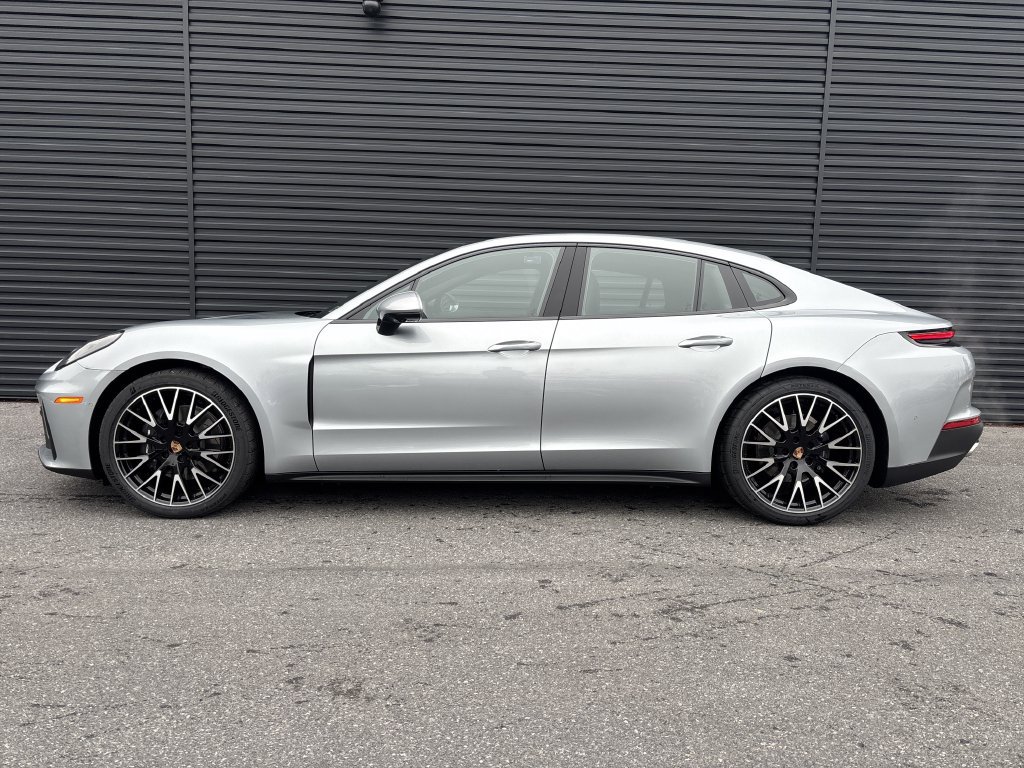 New 2026 Porsche Panamera image 2
