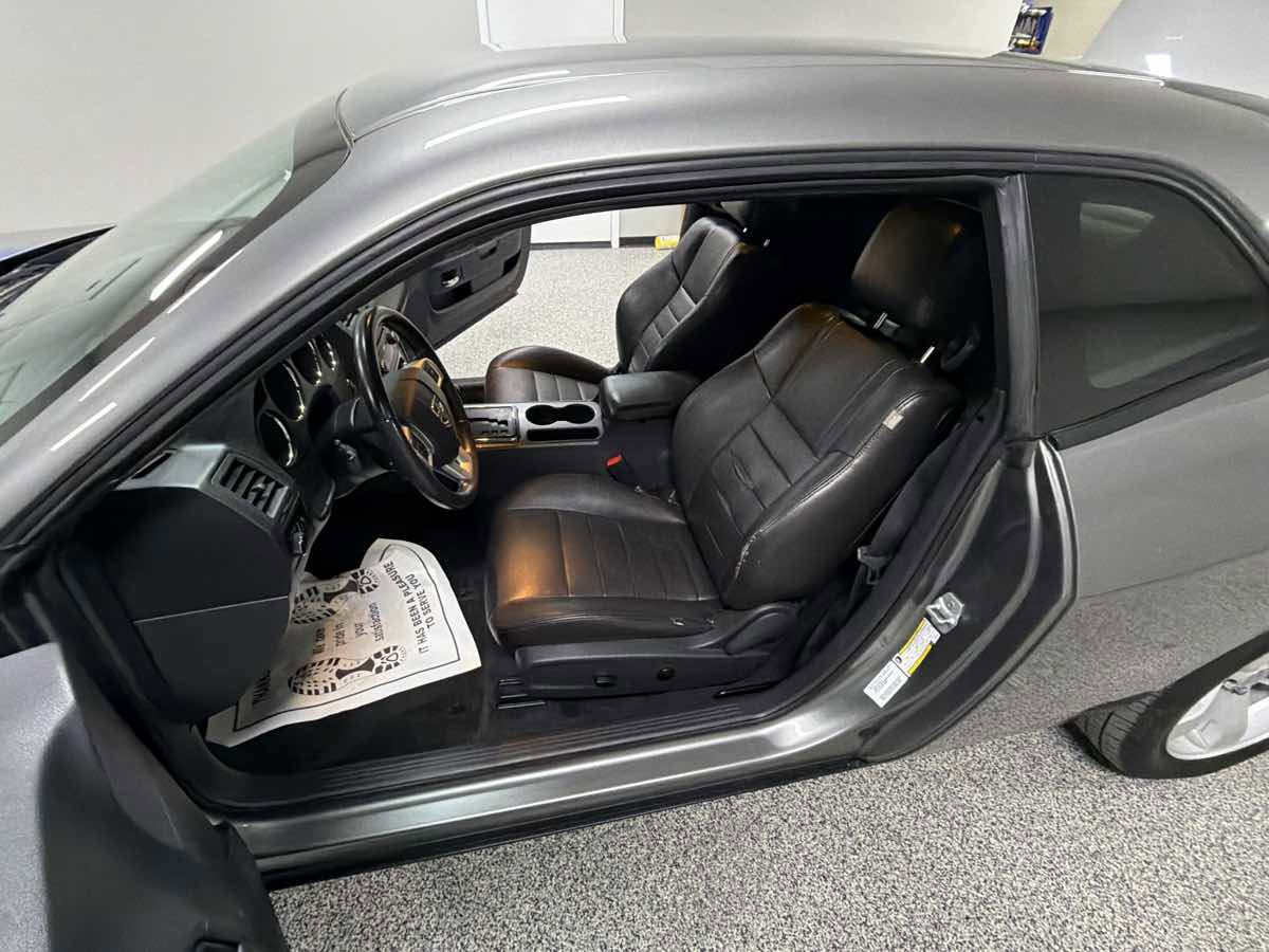 Used 2011 Dodge Challenger RWD image 11