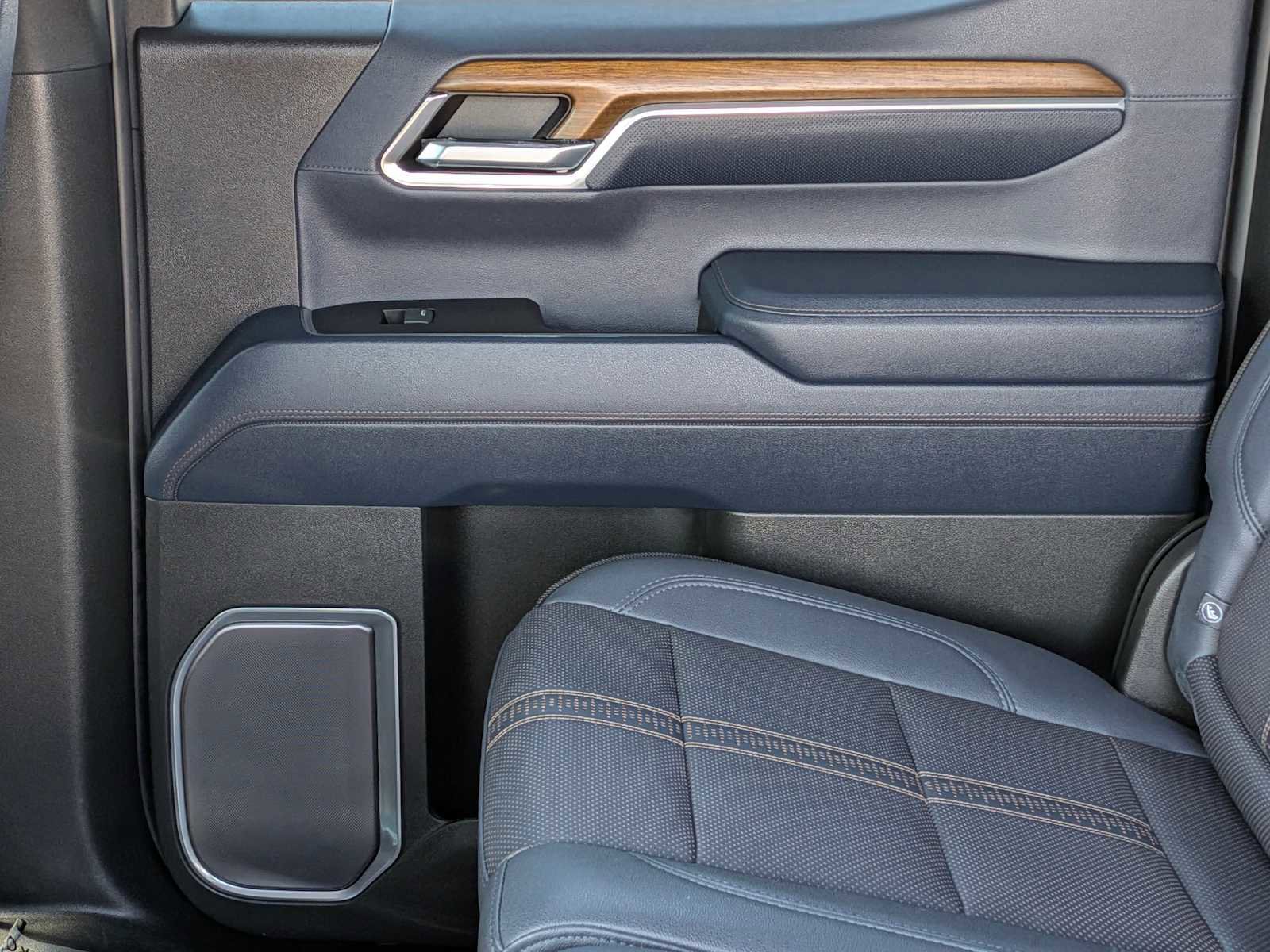 Used 2023 Chevrolet Silverado 1500 High Country w/ High Country Premium Package image 19