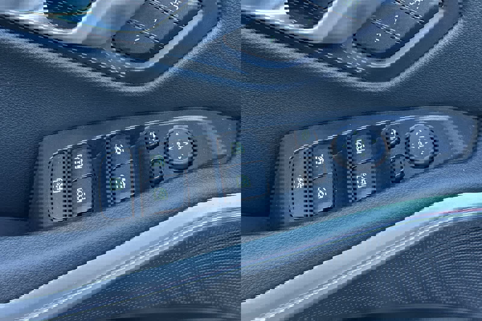 Used 2025 BMW 330i Sedan image 13