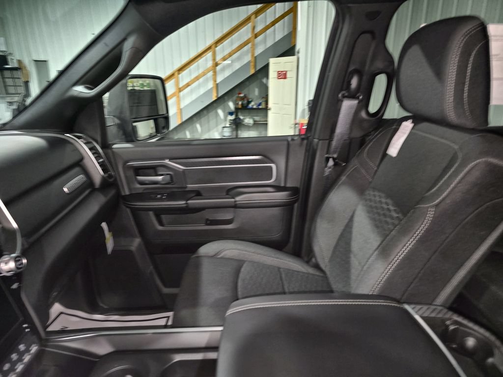 Used 2026 RAM 3500 Big Horn AWD/4WD image 11