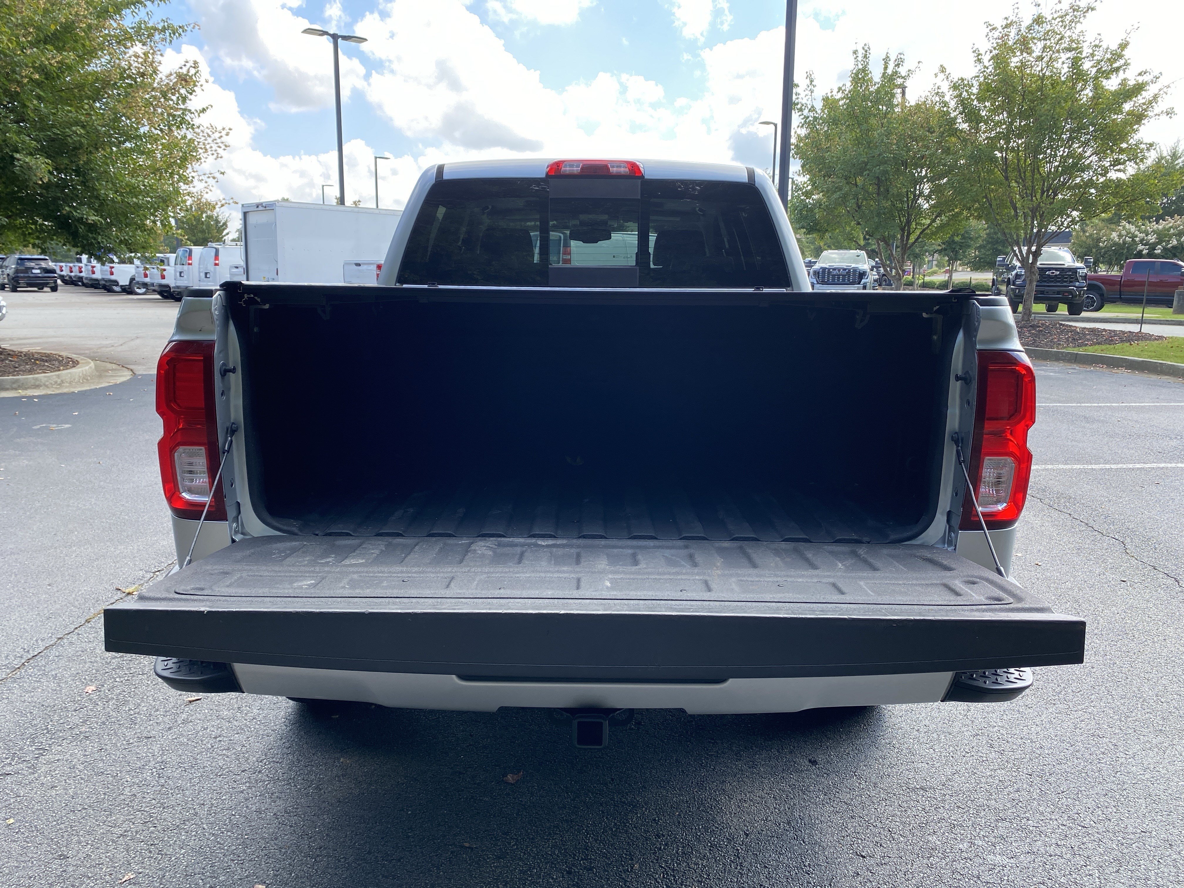 Used 2017 Chevrolet Silverado 1500 LTZ Z71 w/ LTZ Plus Package AWD/4WD image 11
