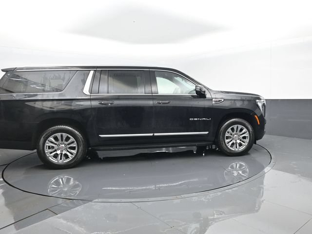 Used 2025 GMC Yukon XL Denali AWD/4WD image 4