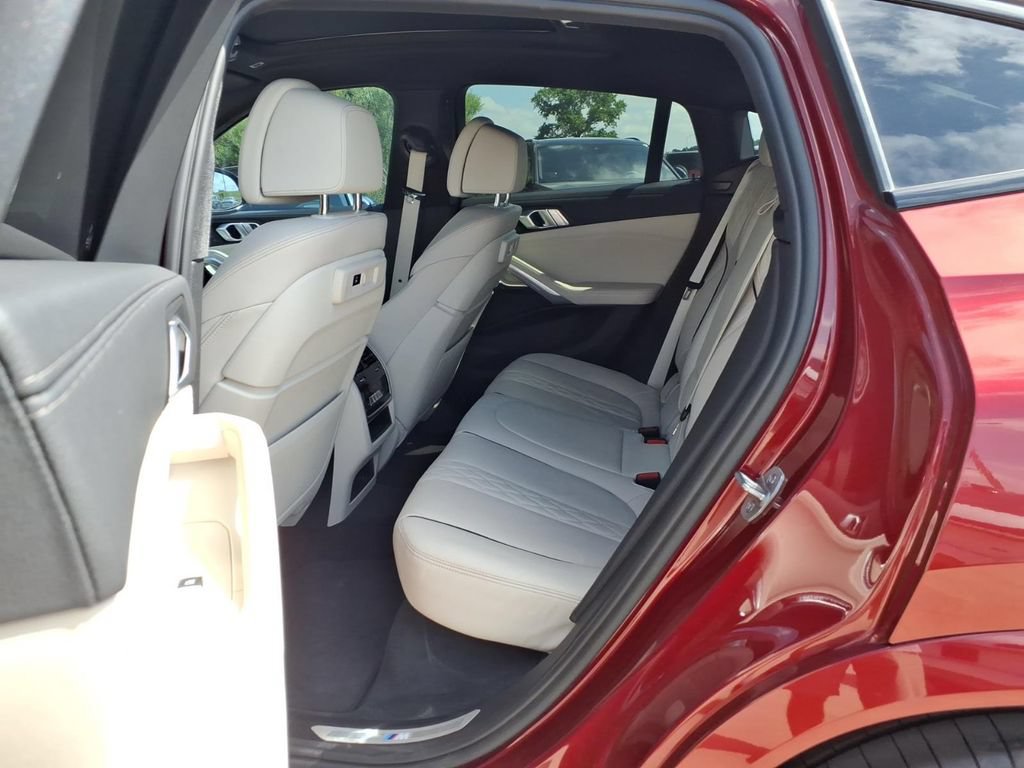 Used 2023 BMW X6 xDrive40i w/ M Sport Package AWD/4WD image 22