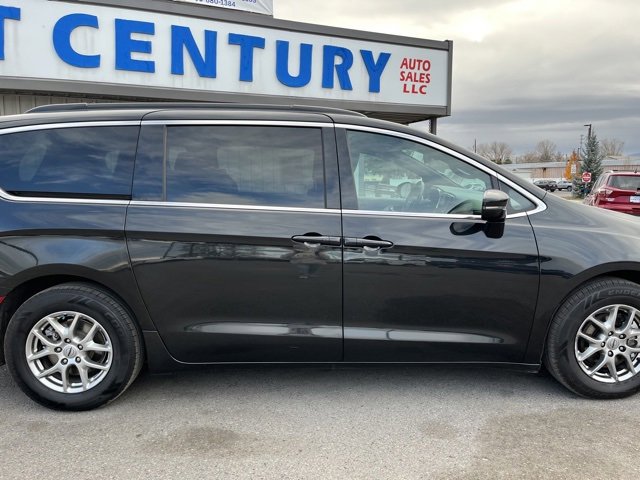 Used 2022 Chrysler Pacifica Touring image 14