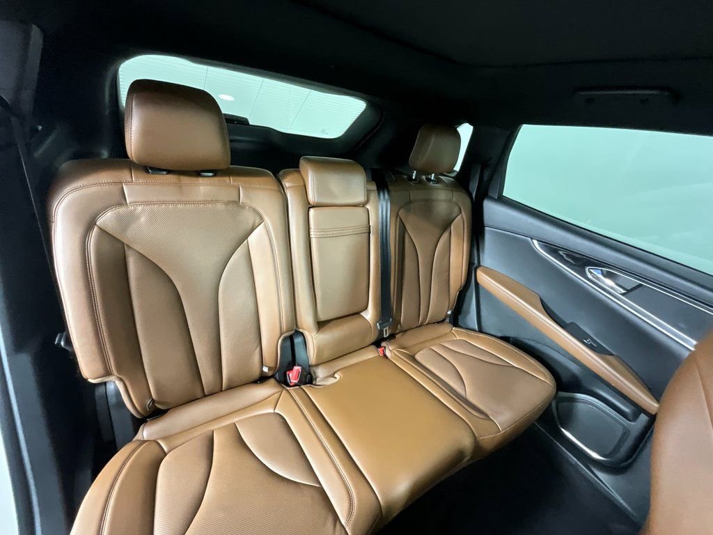 Certified 2023 Lincoln Nautilus Reserve image 22