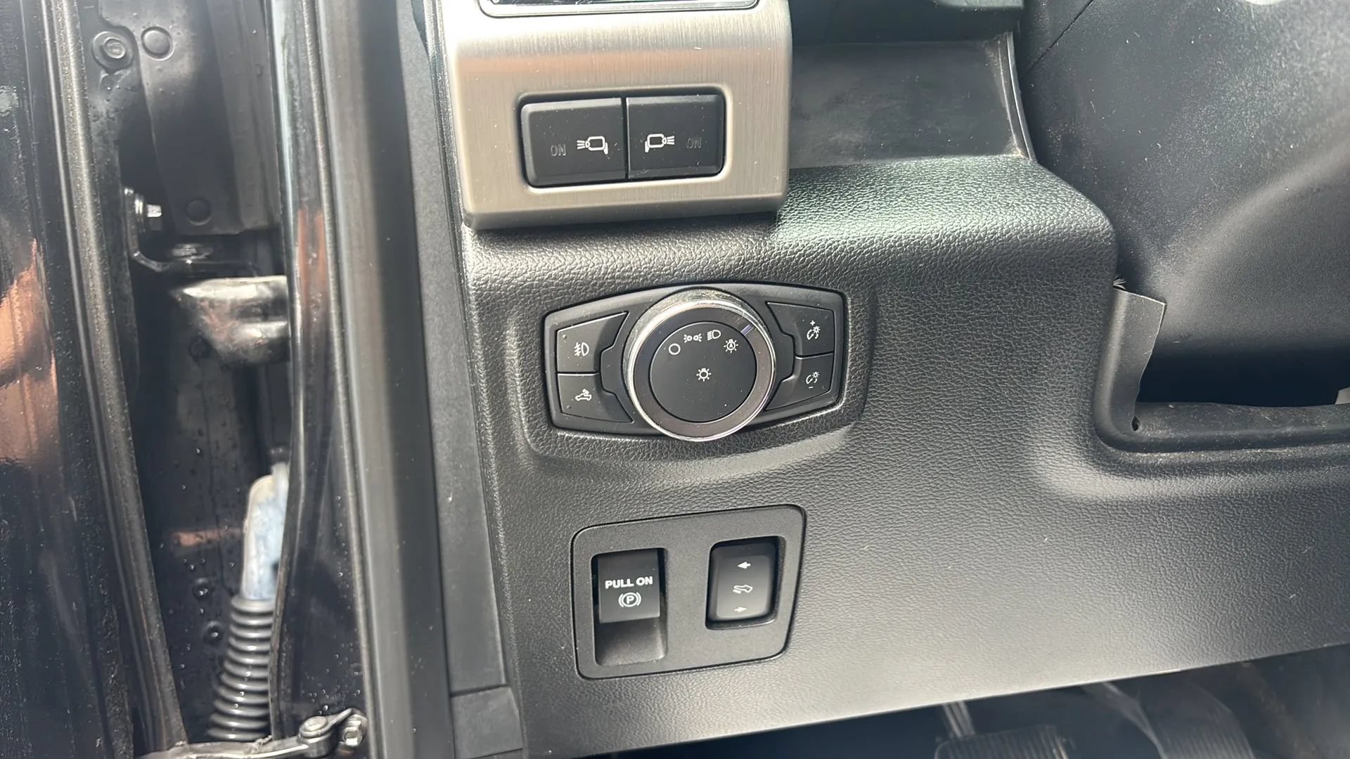 Used 2019 Ford F150 Platinum w/ Technology Package AWD/4WD image 22