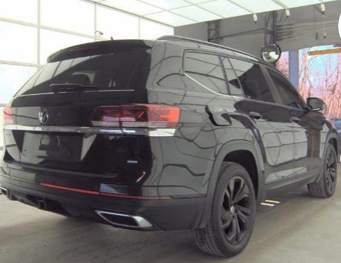 Used 2022 Volkswagen Atlas SE w/ Black Wheel Package image 3