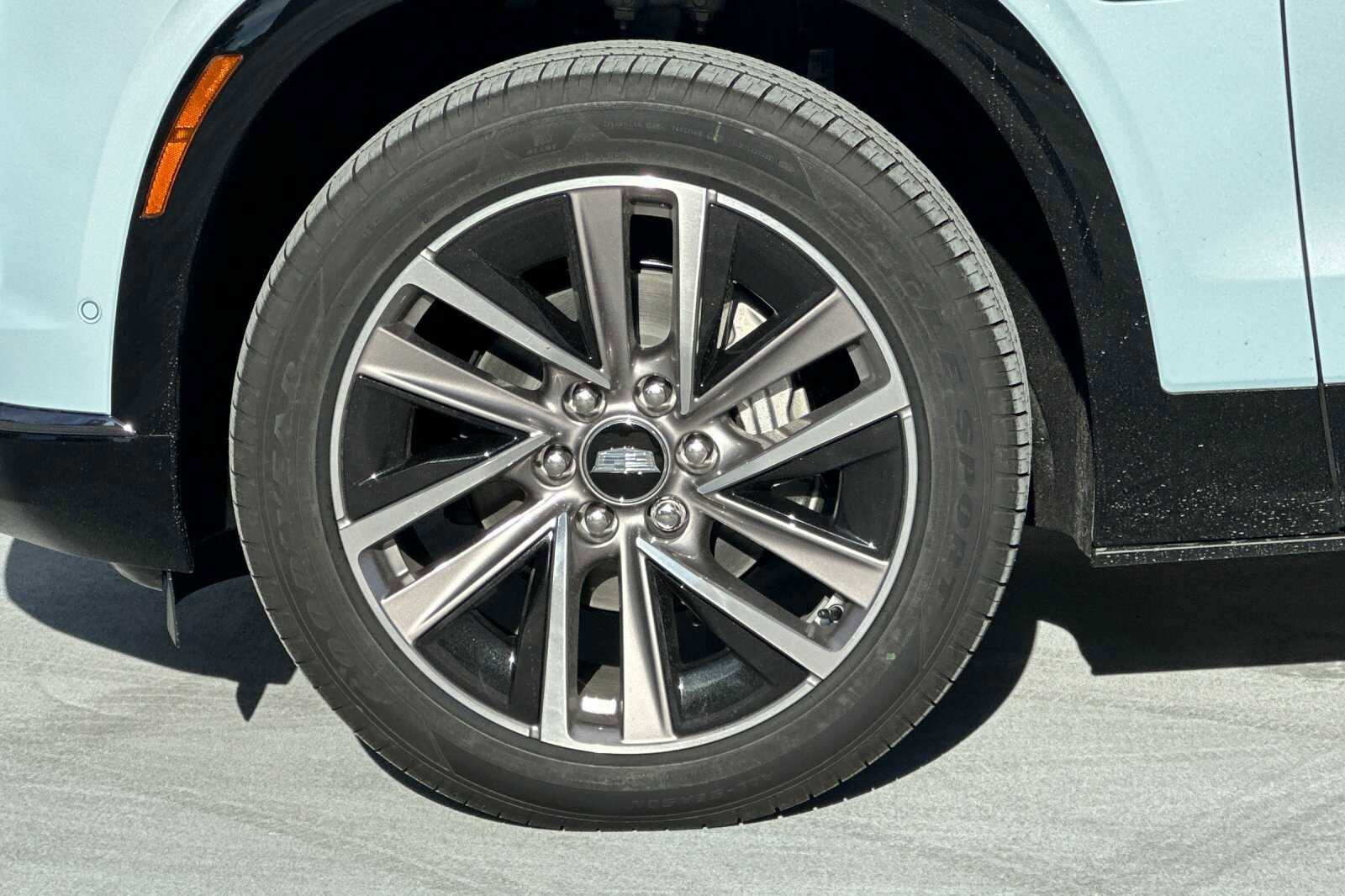 New 2026 Cadillac Vistiq Sport w/ LPO, Floor Liner Package AWD/4WD image 24