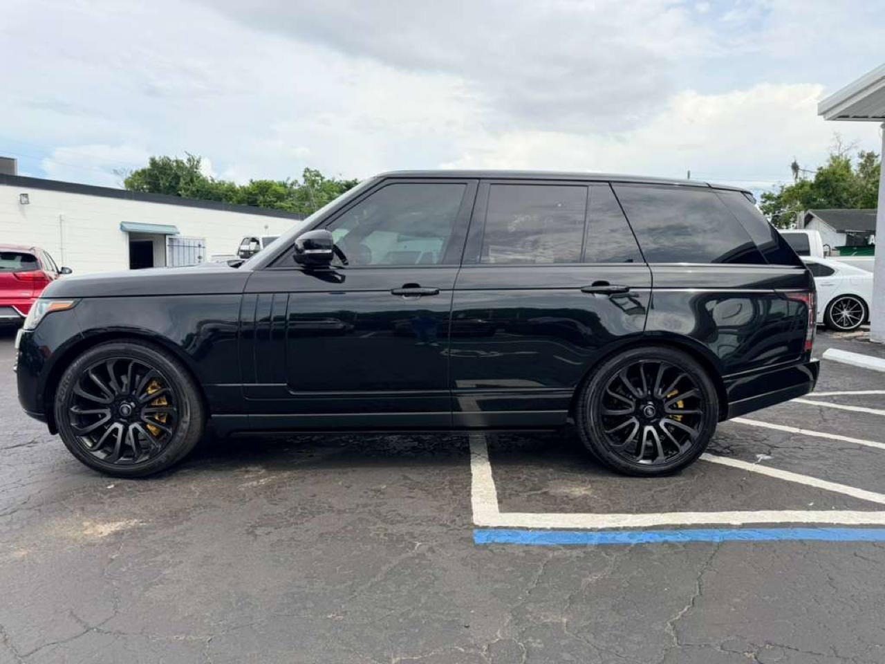 Used 2017 Land Rover Range Rover Supercharged AWD/4WD image 4
