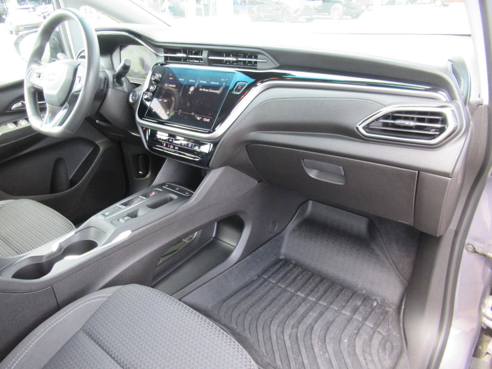 Used 2023 Chevrolet Bolt LT FWD image 11