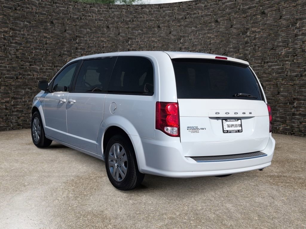 Used 2018 Dodge Grand Caravan SE FWD image 4