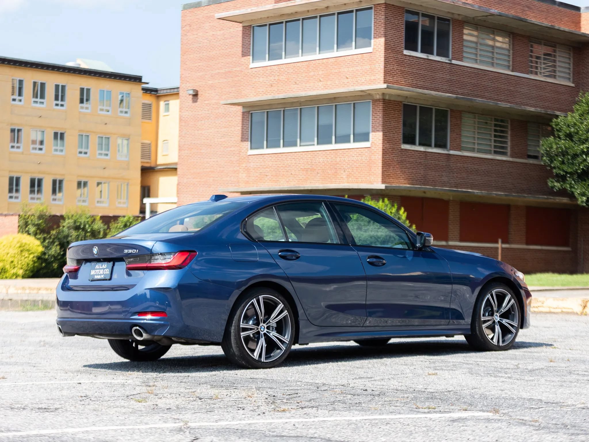Used 2023 BMW 330i Sedan w/ Driving Assistance Package RWD image 8