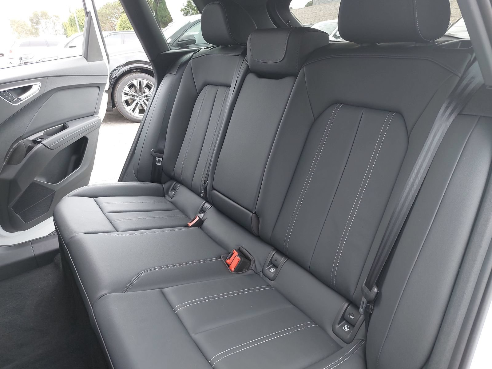 Used 2025 Audi Q4 e-tron Premium w/ Convenience Package AWD/4WD image 14