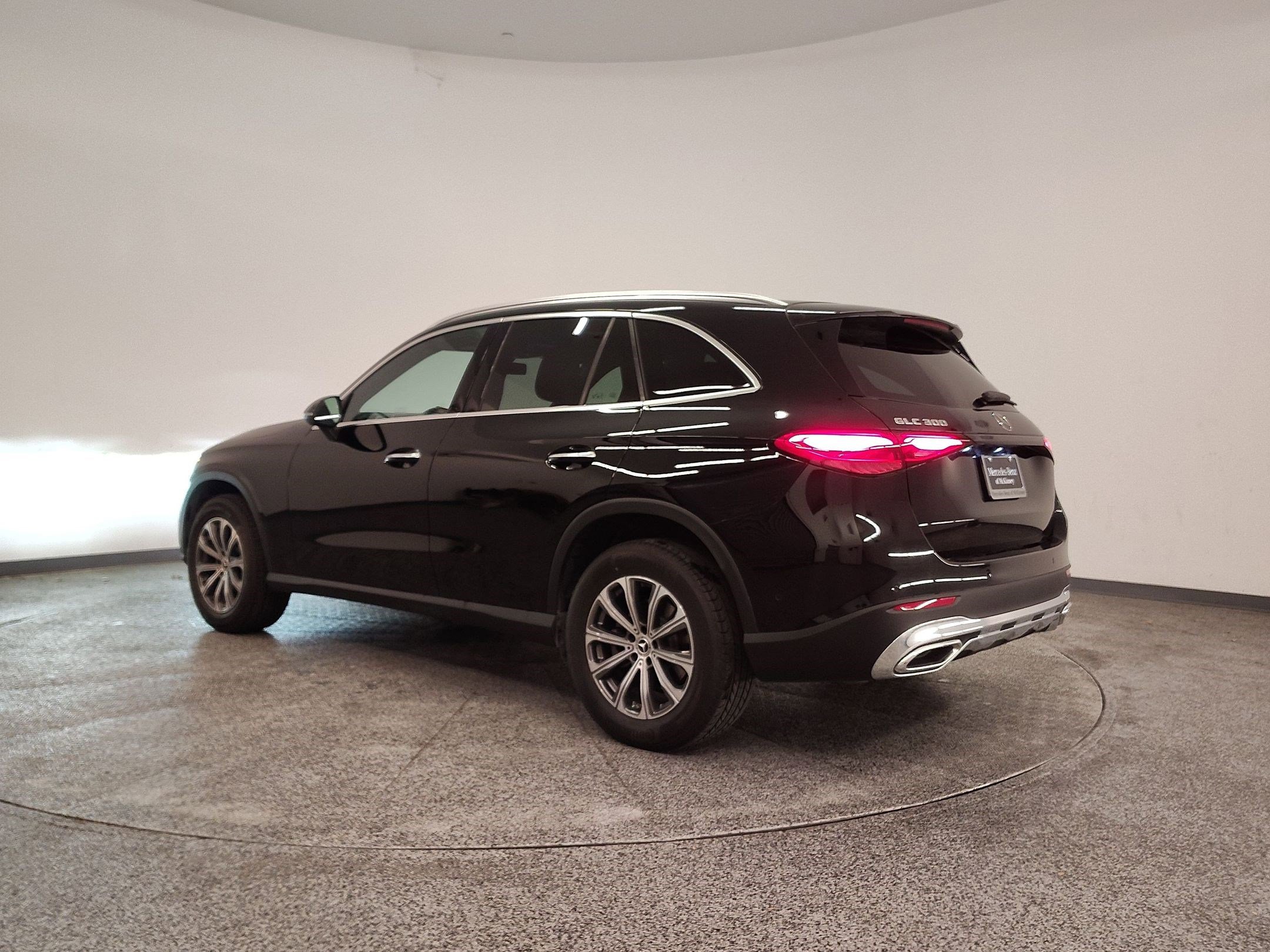 Certified 2026 Mercedes-Benz GLC 300 image 3