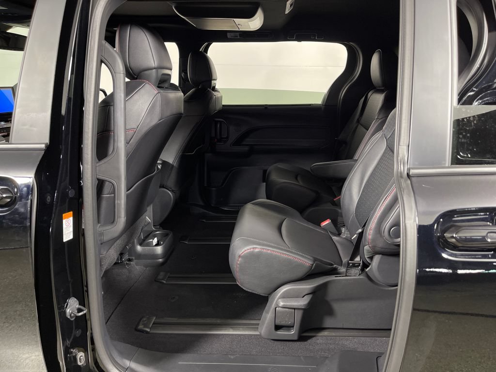 New 2026 Toyota Sienna XSE FWD image 13