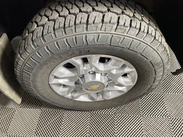 Used 2021 Chevrolet Silverado 2500 LT w/ Convenience Package image 2