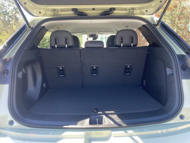 New 2027 Chevrolet Bolt LT w/ Comfort Package FWD image 23