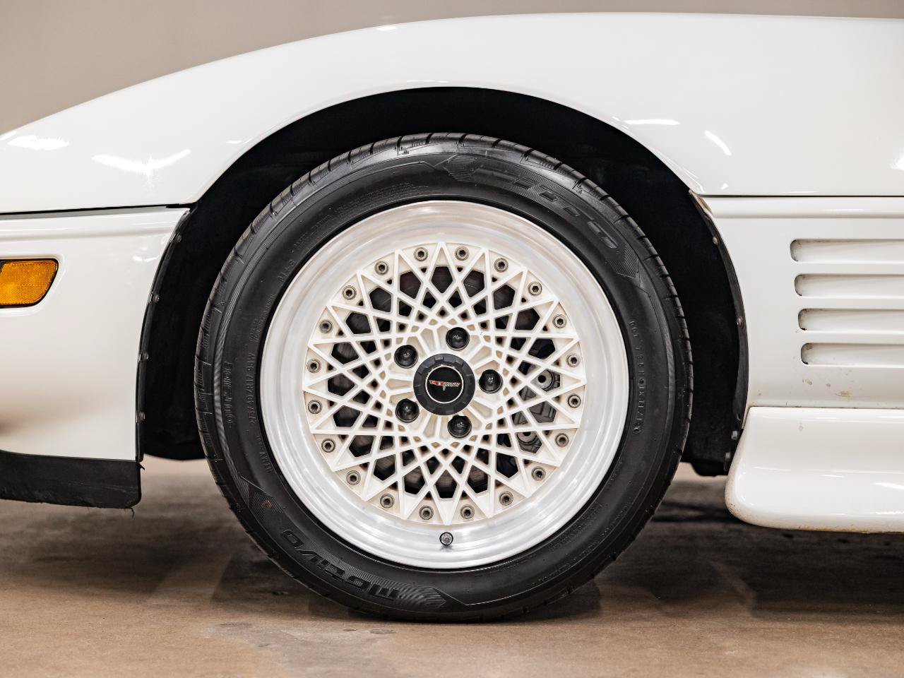Used 1992 Chevrolet Corvette Convertible RWD image 28