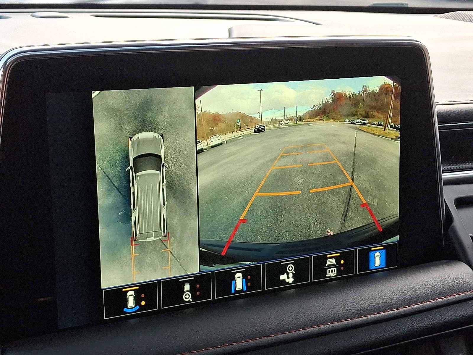 Used 2022 Chevrolet Tahoe RST w/ Luxury Package image 21