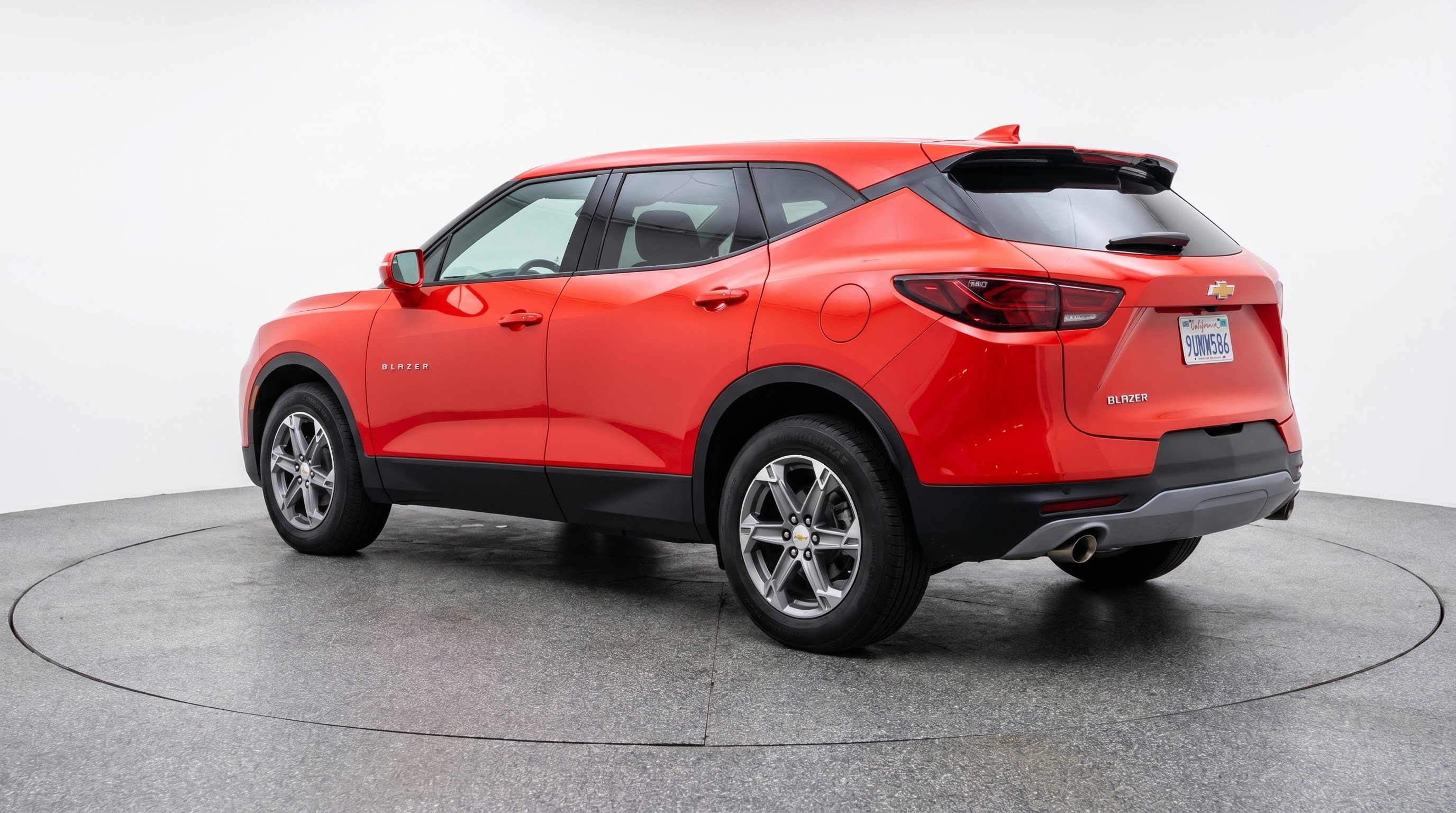 Used 2025 Chevrolet Blazer LT FWD image 6