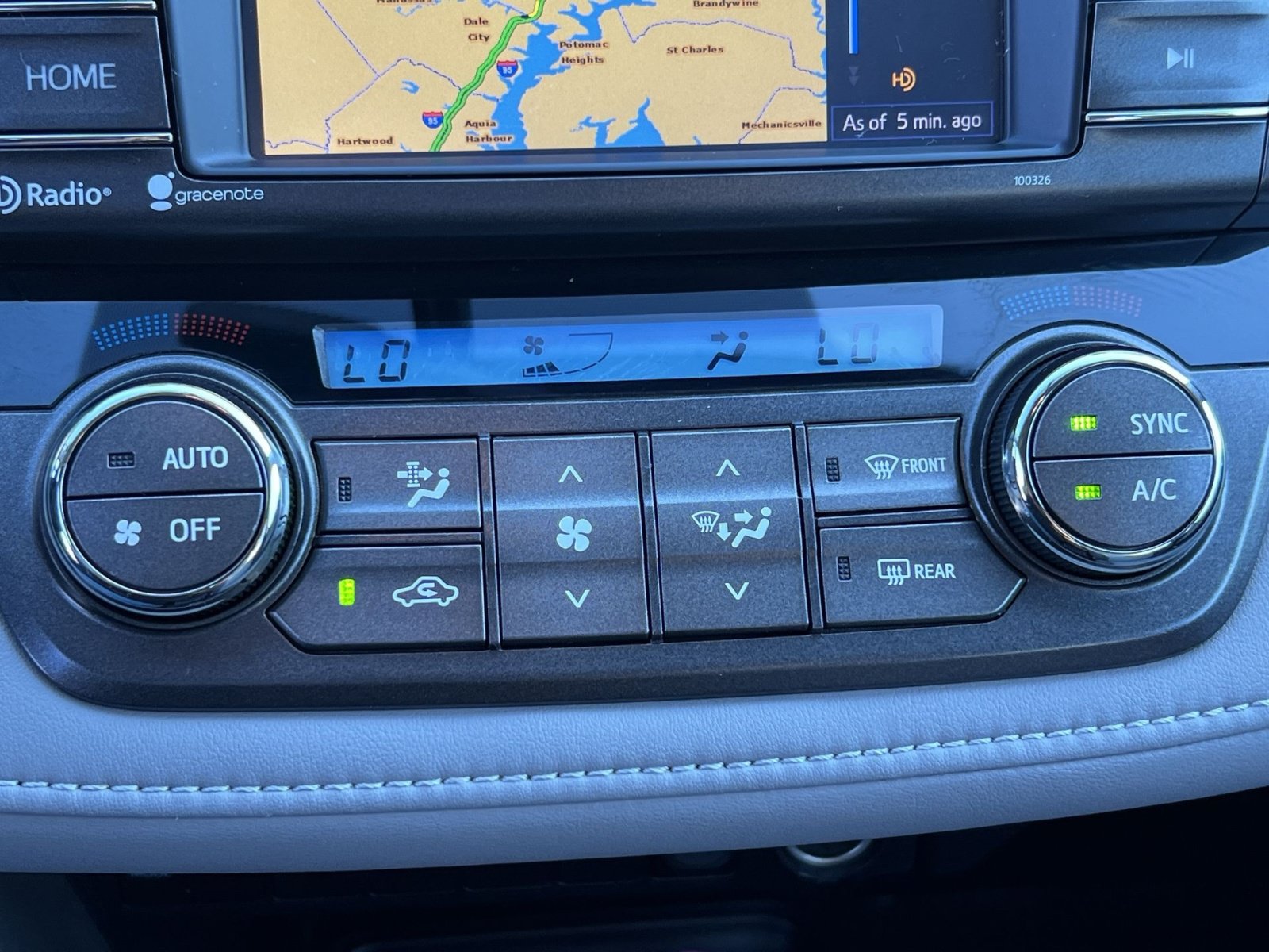 Used 2015 Toyota RAV4 XLE AWD/4WD image 21