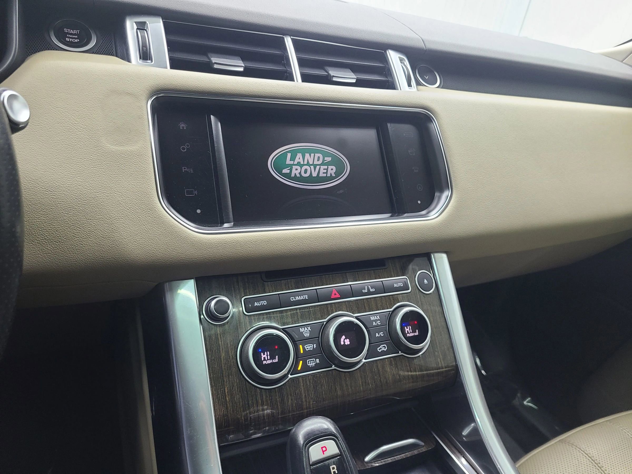 Used 2016 Land Rover Range Rover Sport HSE image 26