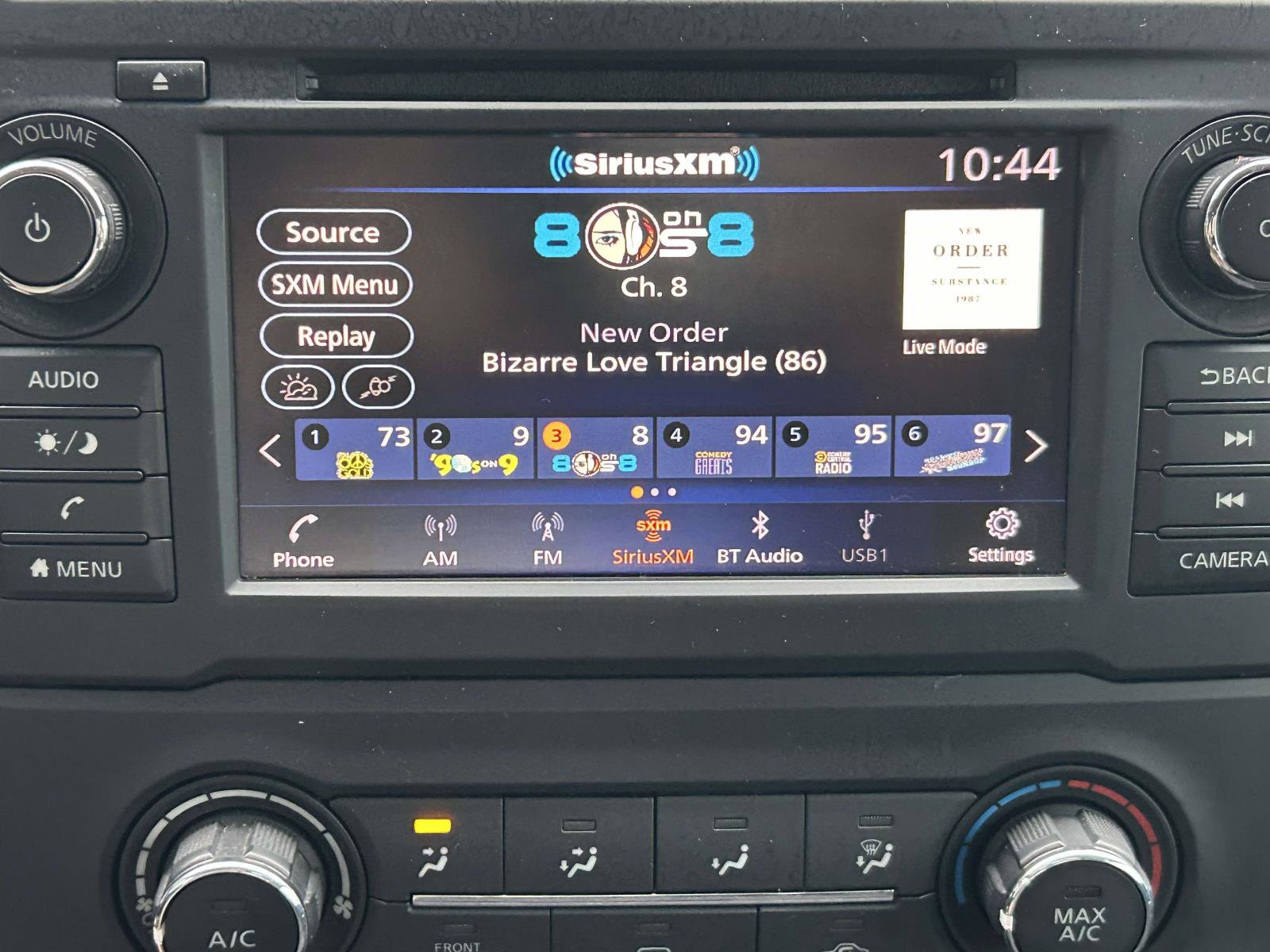 Used 2019 Nissan Titan SV image 21